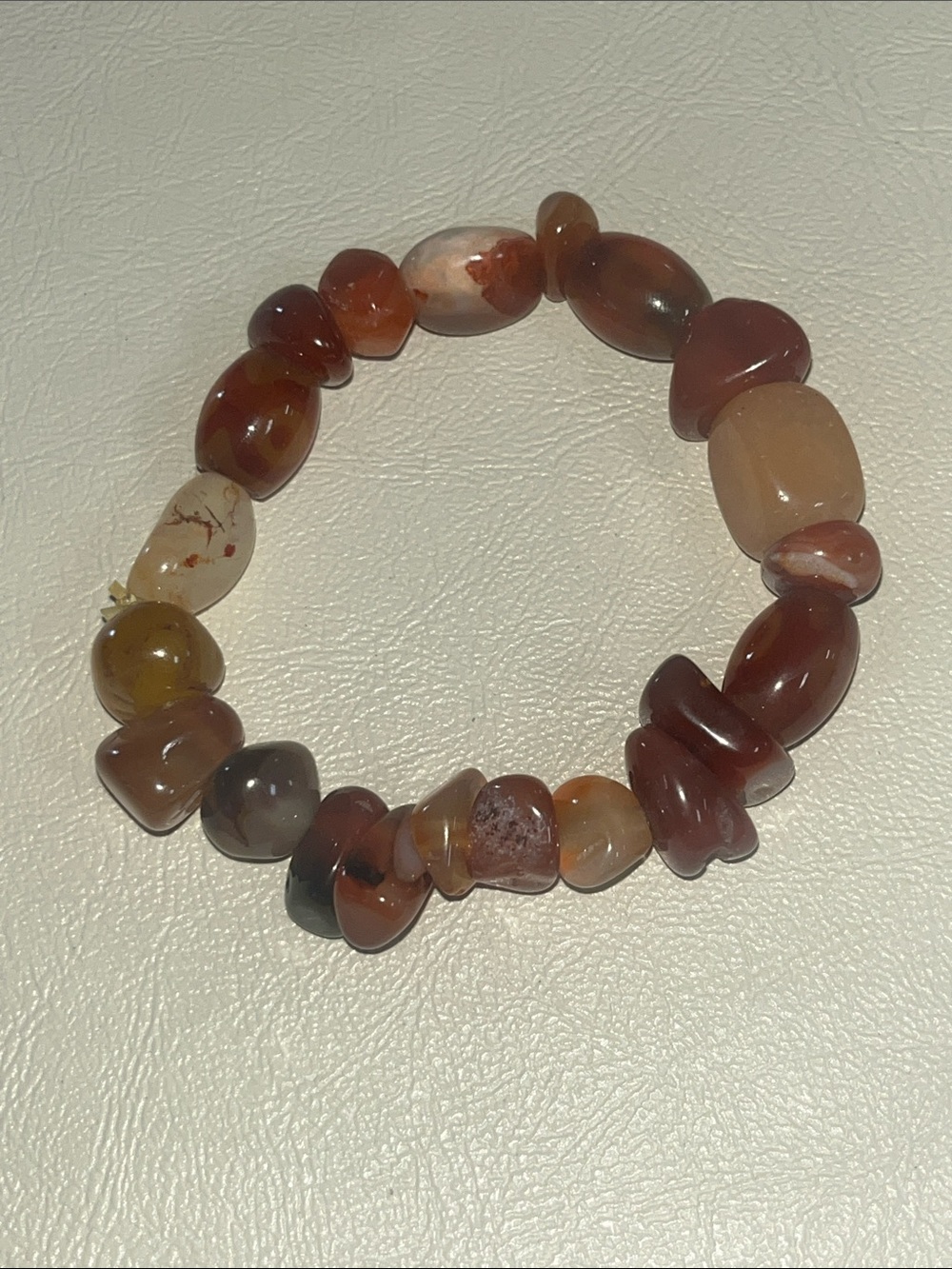Natural Agate Chip Stretch Bracelet in Brown and Cream